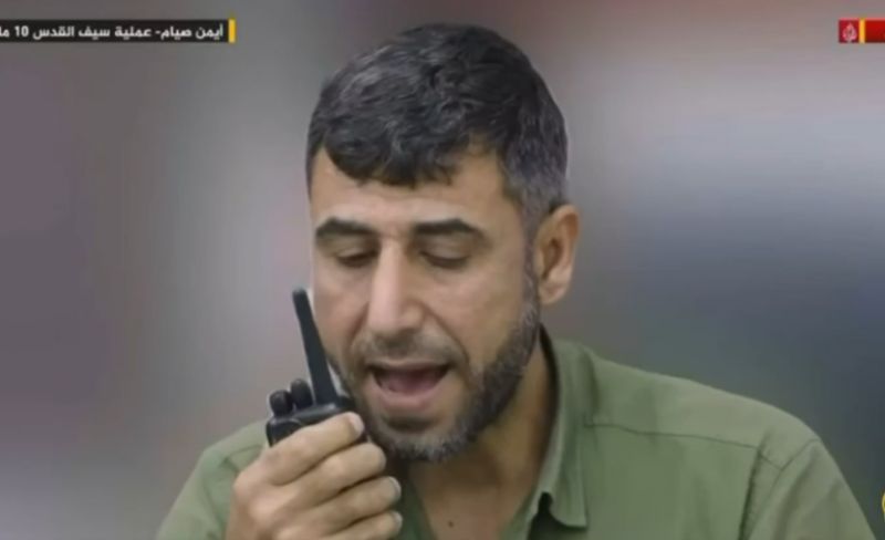بأمر من الضيف وبصوت صيام.. فيديو تاريخي للحظة تفجير معركة "سيف القدس"