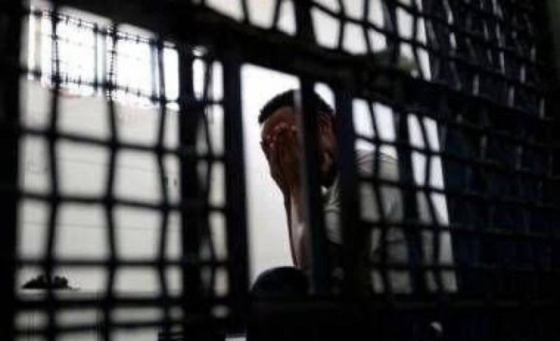 نقل 8 أسرى فلسطينيين إلى العزل الانفرادي بعد إعداد كعكة احتفالًا بقرب انتهاء ولاية بن غفير