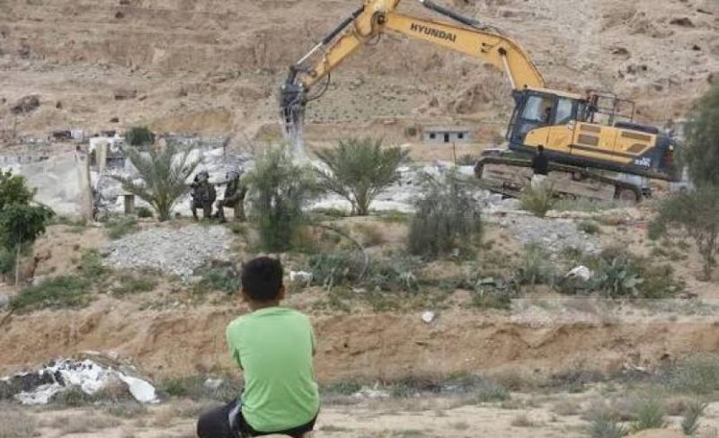 الاحتلال يهدم منزلين و4 مستودعات تمور شمال أريحا