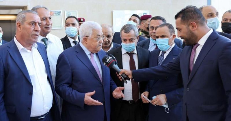 الرئيس محمود عباس يغادر المستشفى بعد فحوصات طبية ونتائج مطمئنة