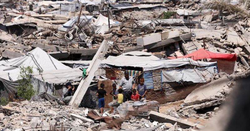 في اليوم الـ257 لوقف النار: شهداء وجرحى بخروقات إسرائيلية جديدة في غزة وانتشال رفات 40 فلسطينياً من مقبرة الشيخ رضوان