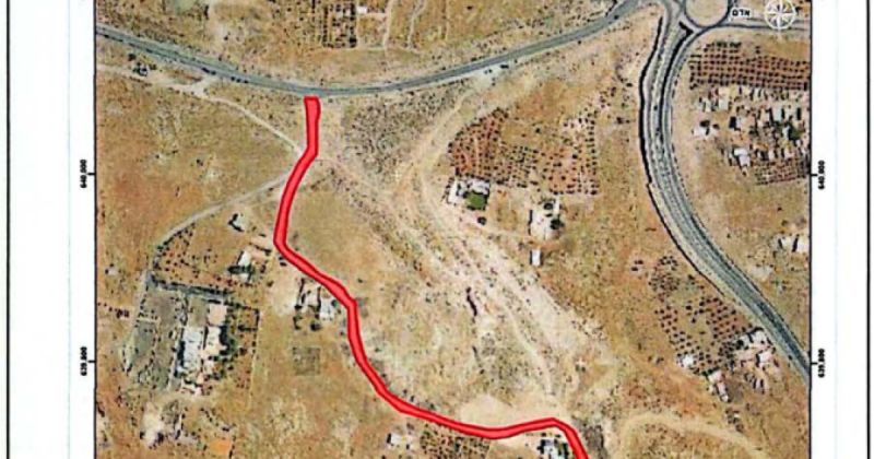 تصاعد غير مسبوق في توزيع أوامر وضع اليد لشق الطرق العسكرية على حساب الأراضي الفلسطينية