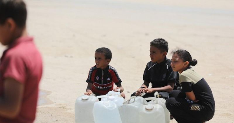 القاهرة تفكك عُقد المرحلة الثانية في غزة.. صفقة على السلاح والانسحاب وإدارة القطاع تصطدم بالشروط الإسرائيلية