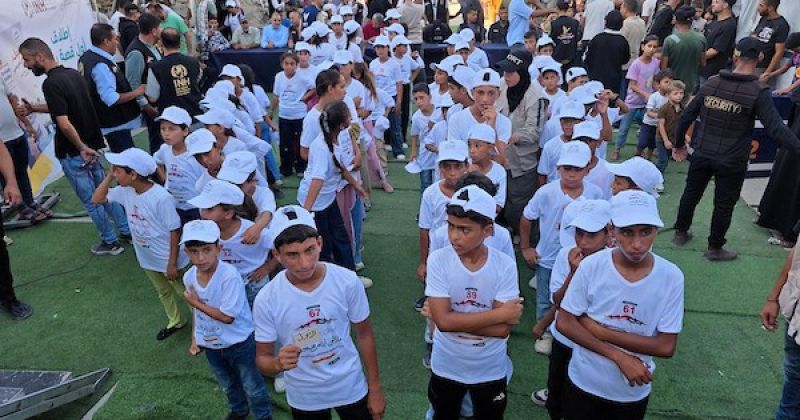 بين الركام.. أطفال غزة يركضون نحو الأمل