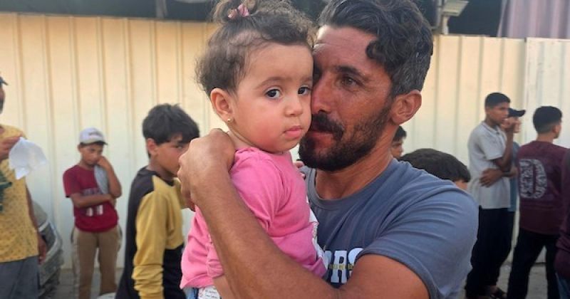 بعد رحلة علاج خارج غزة.. 63 مريضًا ومرافقًا يعودون إلى القطاع وسط أزمة الرعاية المتخصصة