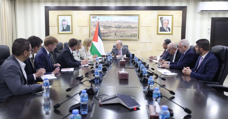 مصطفى يطلع وفدًا من البرلمان الألماني على مستجدات الأوضاع والتطورات الميدانية في فلسطين