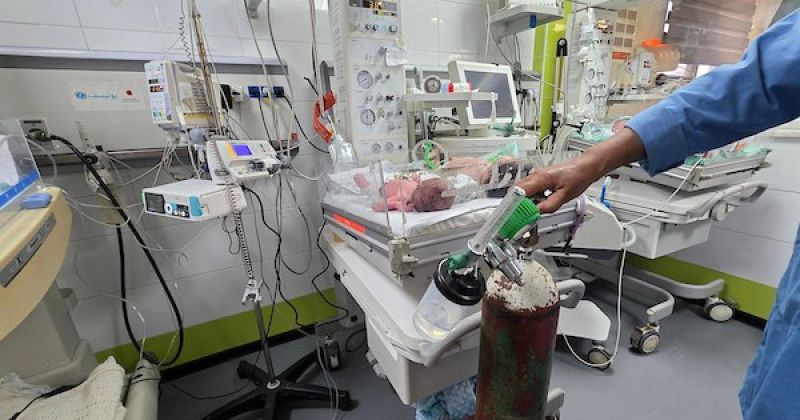 غزة على حافة أزمة أكسجين طبي.. تحذيرات حقوقية من تهديد مباشر للحق في الحياة والصحة
