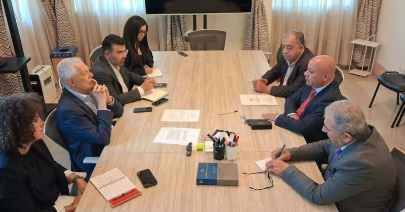 أبو هولي والسفير الاسعد يبحثان مع رئيس لجنة الحوار اللبناني الفلسطيني أوضاع اللاجئين في لبنان وحوكمة المخيمات والتحديات التي تواجه الأونروا