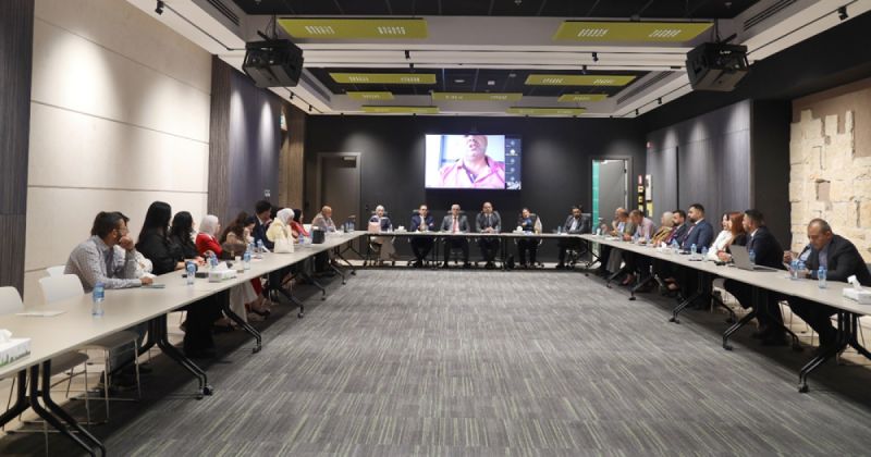 جمعية البنوك في فلسطين ووسائل الإعلام تبحثان تعزيز الشراكة لدعم التوعية المصرفية