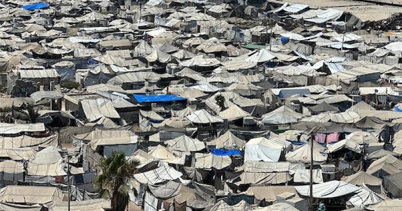 «الديمقراطية»: صرخة النازحين لا تحتمل الانتظار.. افتحوا المعابر وأنصفوا المحرومين من المساعدات