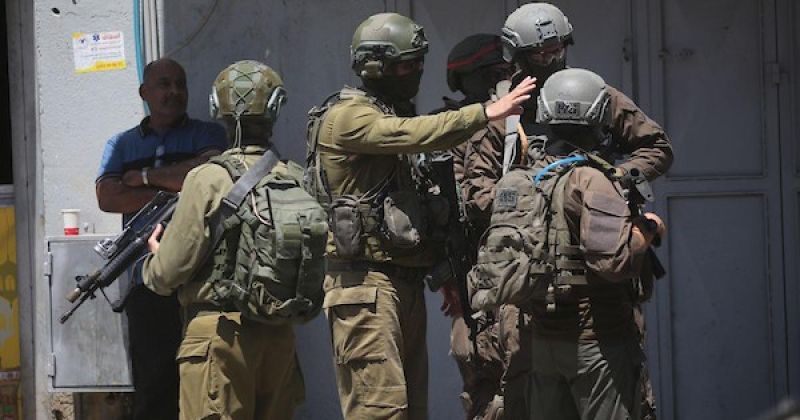 الضفة الغربية الخميس: أكثر من 60 معتقلاً وعشرات الإصابات في عدوان قلنديا.. وهدم وتجريف وتصاعد لهجمات المستعمرين