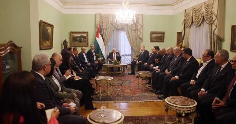 أبومازن يضع الانتخابات في مواجهة «التقسيم»: واشنطن طلبت تعطيلها وإسرائيل تعرقل الاقتراع في غزة والقدس