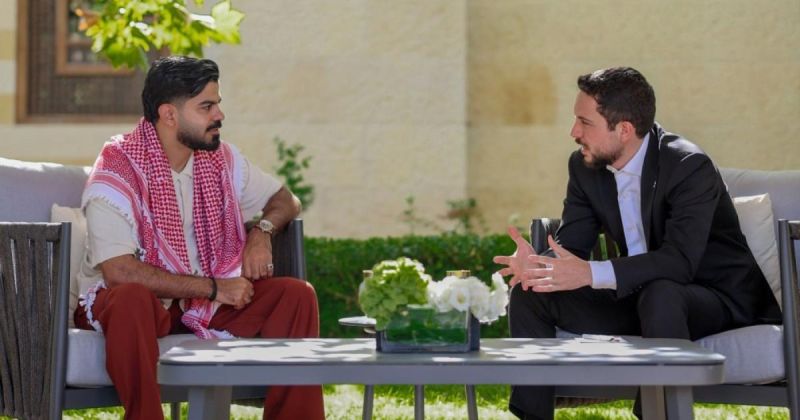 ولي العهد الأردني يلتقي جو حطاب خلال جولته للترويج للمواقع السياحية في المملكة