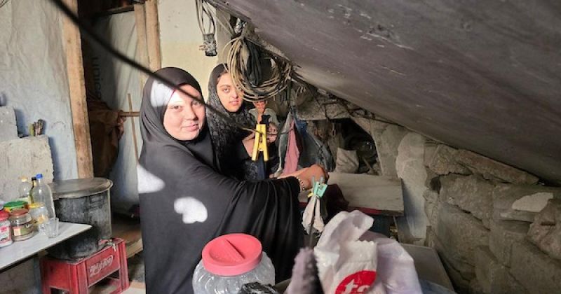 بين الأنقاض وخطر الانهيار.. عائلات غزة تبحث عن مأوى لا يسقط فوق رؤوسها