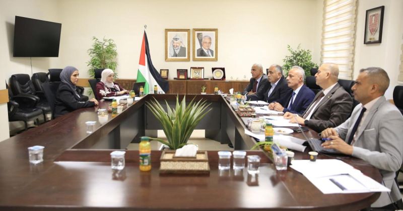 المدرسة الوطنية الفلسطينية للإدارة تختتم مقابلات مدربي برنامج إعداد القادة – الدفعة الثالثة بإشراف لجنة تقييم وطنية عليا رفيعة المستوى