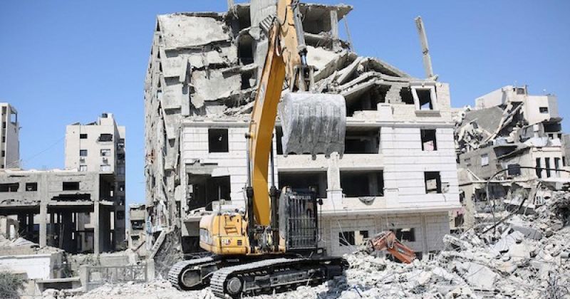 بين الركام وأصوات المفقودين.. سباق مع الزمن للبحث عن عالقين تحت أنقاض غزة