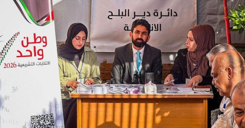 تقديم طلبات ترشيح قوائم للانتخابات التشريعية بدير البلح