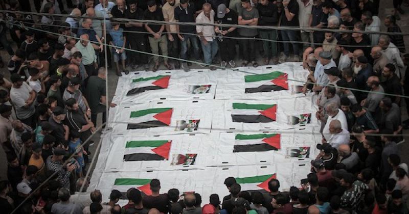 ثلاث سنوات تحت الركام.. عائلة الثوابتة تودع عشرة من أبنائها في البريج