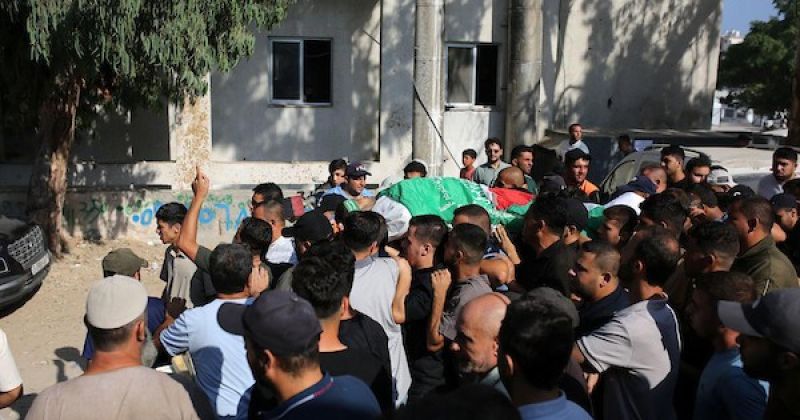 تصعيد إسرائيلي في غزة يوقع شهداء وجرحى.. الاحتلال يعلن اغتيال قيادي في القسام ويواصل خروق وقف إطلاق النار