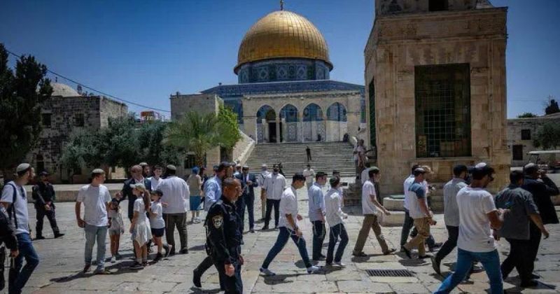 تصعيد في القدس: مساعٍ لفتح الأقصى أمام المستوطنين السبت وطقوس دينية تترافق مع هدم واستيطان واعتقالات