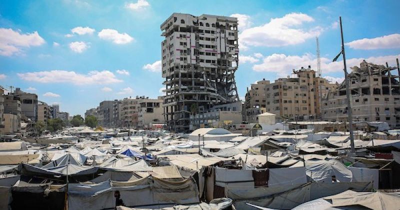 غزة تطلق خطة طوارئ لإخلاء وإزالة 255 مبنى مهدداً بالانهيار.. والدفاع المدني يوسع عمليات الإجلاء بعد حوادث جديدة