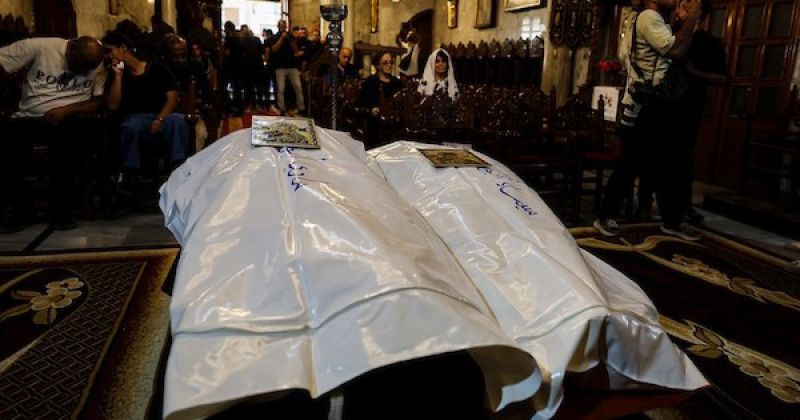 جنازة في كنيسة القديس بورفيريوس للروم الأرثوذكس في مدينة غزة
