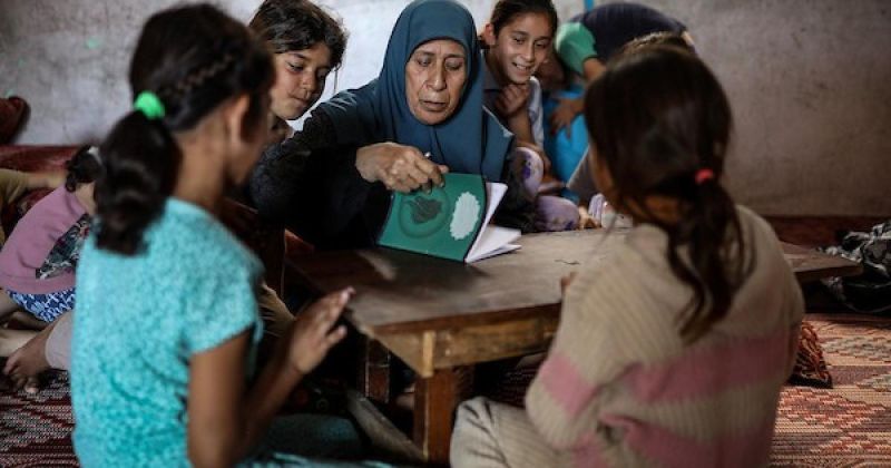 ثلاثة أعوام على الحرب.. عائلات نازحة تواصل حياتها داخل مدرسة تحولت إلى مأوى في غزة