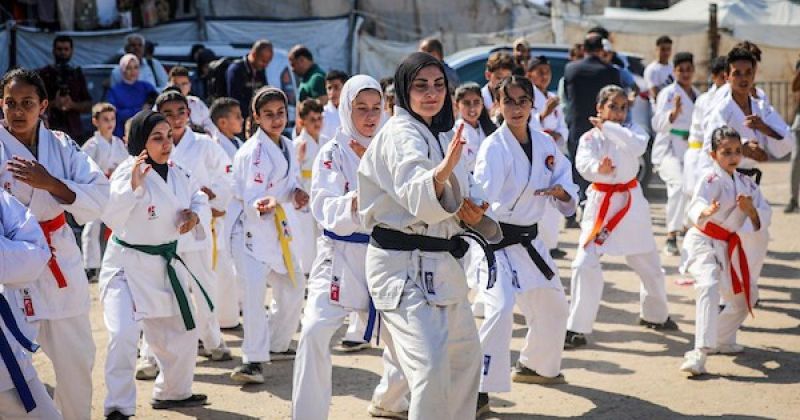 من تحت أنقاض غزة.. ألف حلم جديد في الكاراتيه