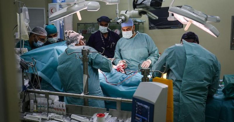 بعد توقف فرضته الحرب.. أطباء مصريون يعيدون الأمل لمرضى القلب في غزة وسط انتظار أكثر من 200 حالة حرجة