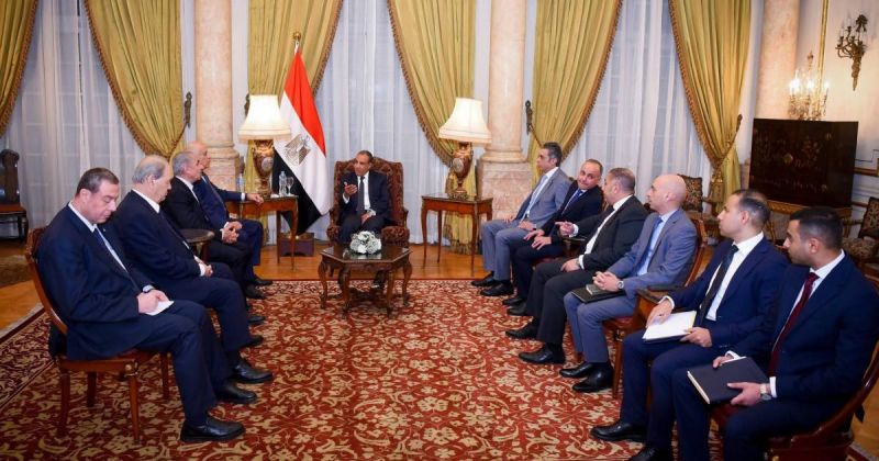 حوار القاهرة يصطدم بشروط الرئيس عباس.. وخلافات «فتح» و«حماس» تؤجل المصالحة