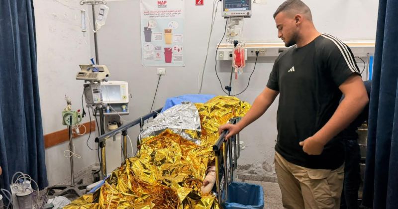 شهيد من الدفاع المدني خلال إنقاذ مصابين.. الاحتلال يصعّد خروقاته ويفجّر روبوتات شرقي غزة