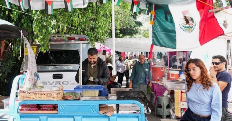 الطعام الفلسطيني يأخذ بيد نازحين من غزة نحو مستقبل جديد بالمكسيك