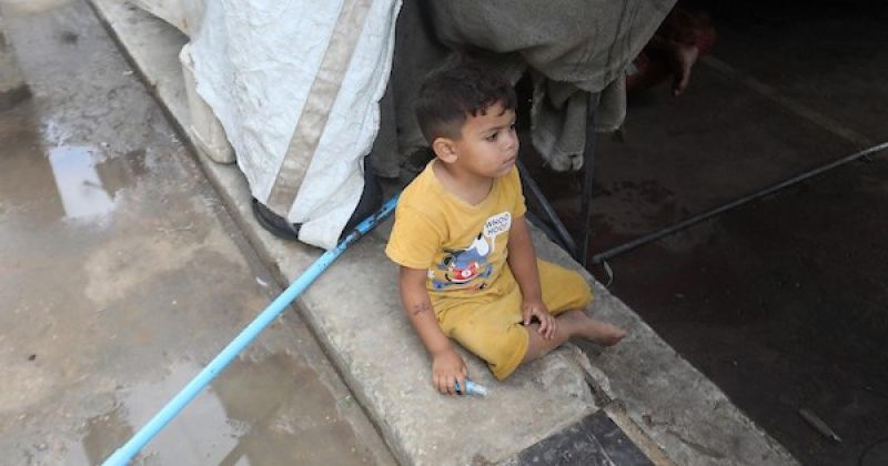 تحت المطر بلا سقف يحميهم.. نازحو غزة يواجهون شتاءً جديدًا من المعاناة
