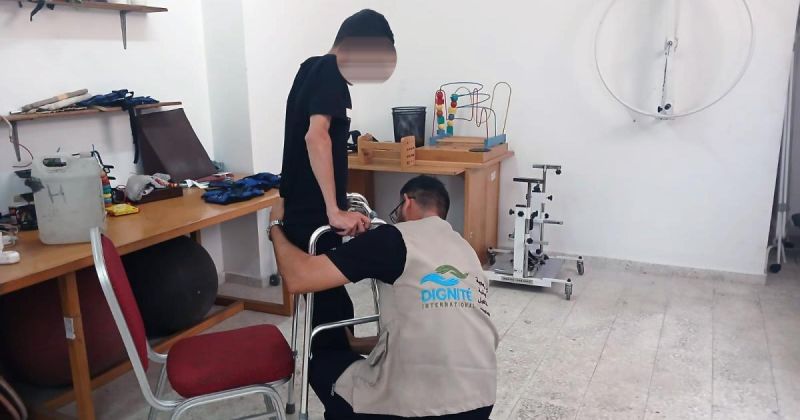 رعاية مستمرة.. خدمات صحية وتأهيلية للنازحين والمستفيدين في غزة