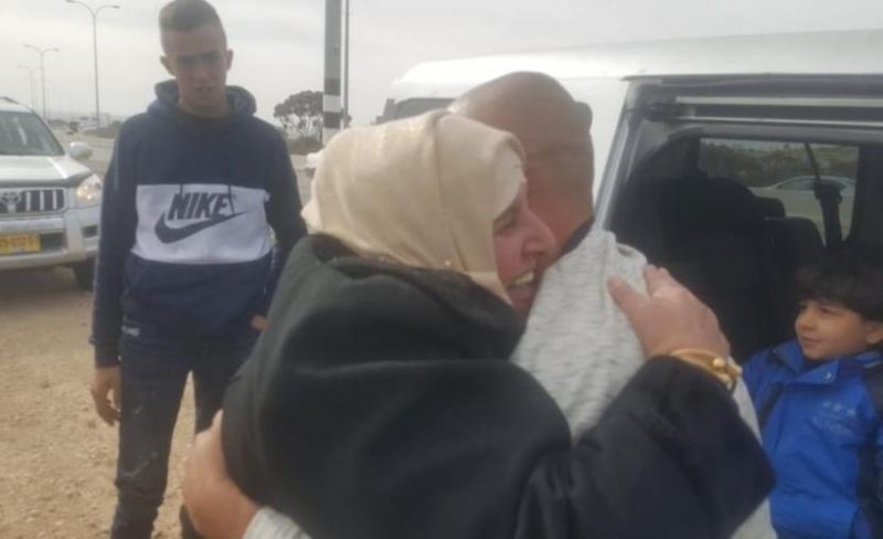 سلطات الاحتلال تفرج عن أسيرين من أريحا والبيرة