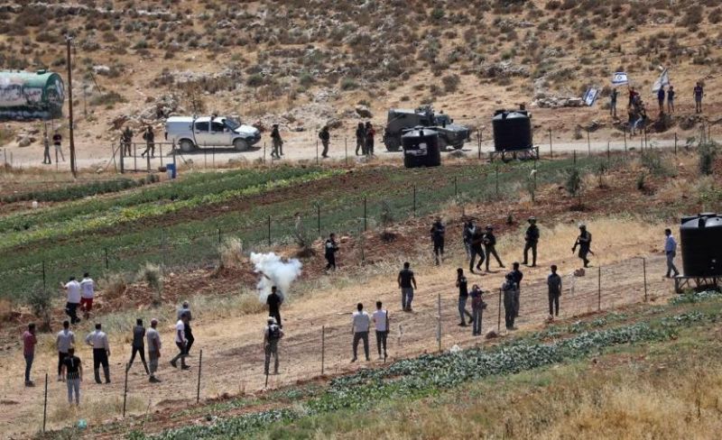 "الديمقراطية": تجربة قرية "أبو فلاح" نموذج للتصدي للمستوطنين والجرائم لن تثني شعبنا عن المقاومة