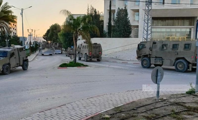 تضرر مركبتين جراء صدمهما من آليات الاحتلال بطولكرم