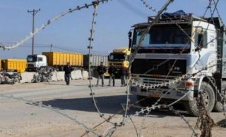 تقرير: إغلاق معبر رفح 20 يوماً وتراجع شاحنات الإيواء لـ 139 فقط خلال أيلول