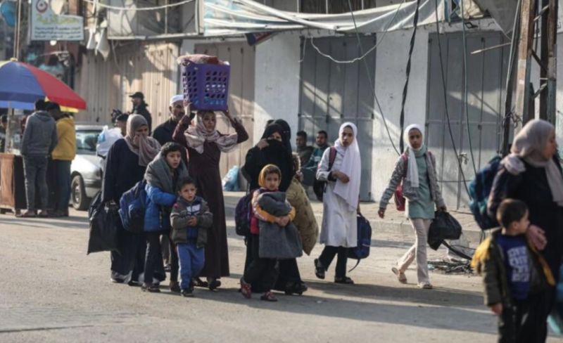 الدفاع المدني بغزة يحذر من ارتفاع وتيرة النزوح وتصدع مئات المباني نتيجة القصف