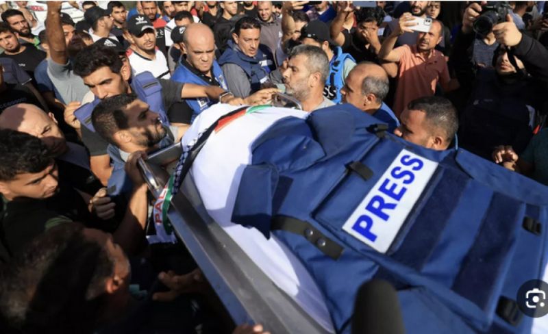 مركز: حجم الانتهاكات بحق الصحفيين الفلسطينيين يستدعي اتخاذ إجراءات عملية لحمايتهم