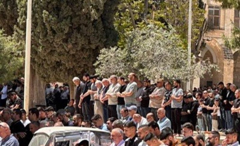 عشرات الآلاف أدوا صلاة الجمعة في المسجد الأقصى