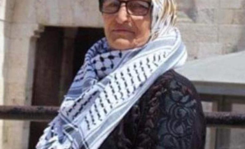 الاحتلال يبعد مرابطة مقدسية عن المسجد الأقصى