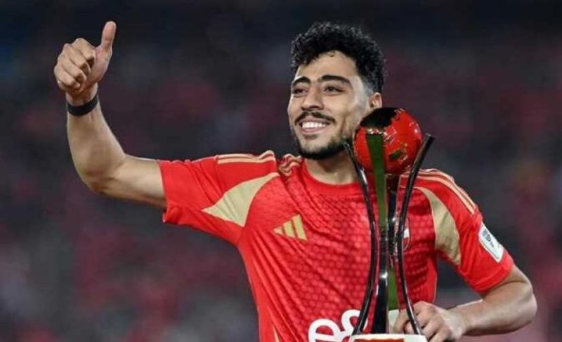 الأهلي يحسم أولى صفقاته الصيفية بضم أكرم توفيق