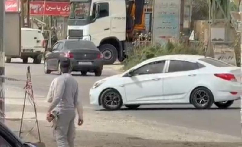 الاحتلال يضع مكعبات اسمنتية على مدخل عرابة جنوب جنين