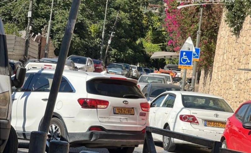 الاحتلال يقتحم حي البستان وينصب حاجزًا عند مدخل العيسوية الغربي