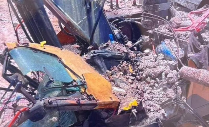 مصادر عبرية: مقتل سائق جرافة خلال هدم منزل بغزة