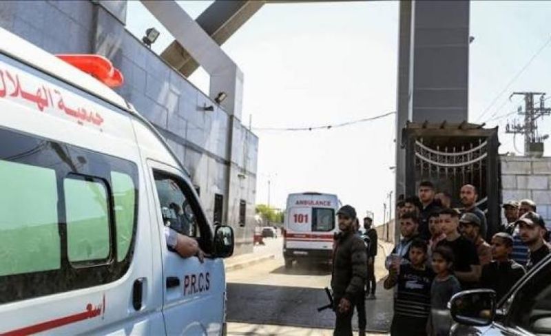 إجلاء 103 مرضى ومواطنين عبر معبر كرم أبو سالم
