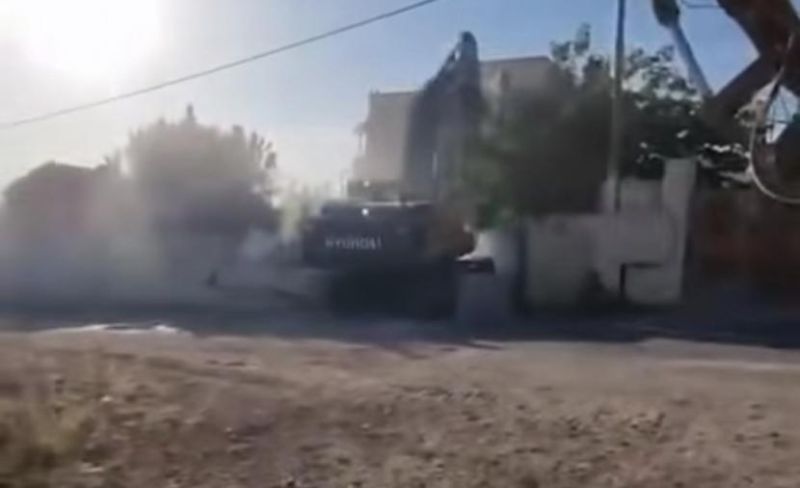 الاحتلال يهدم منزلًا ومشغلا تجاريًا في جبع شمالي القدس