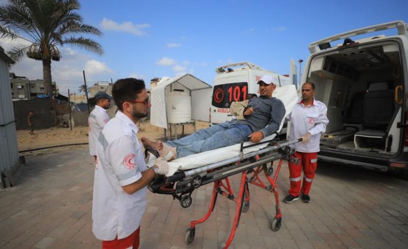 مغادرة 92 مريضًا مع مرافقيهم عبر معبر رفح وعودة 92 آخرين