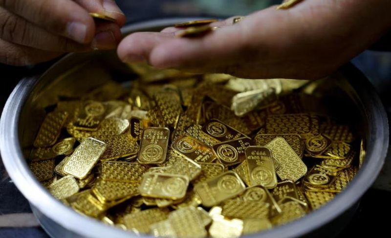 الذهب يصعد مع خسارة خام برنت 4%